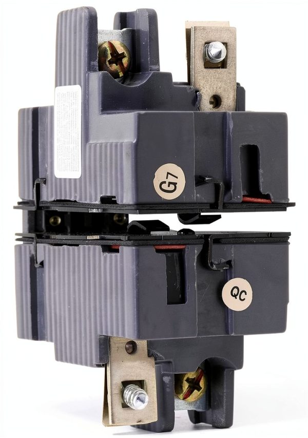 Connecticut Electric 30 Amp Circuit Breaker Bolt-On Mount-5